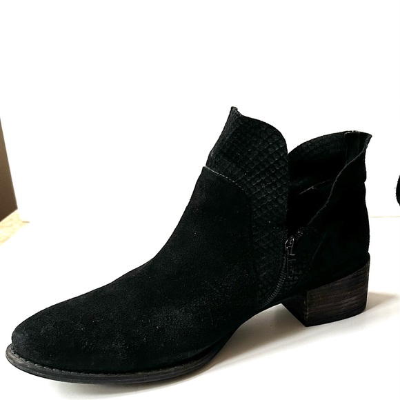 Black Suede Seychelles Ankle Boots Size 9 - Picture 1 of 12